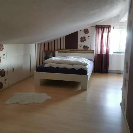 Homestay Haus Mit Schoener Aussicht Wg Muensingen